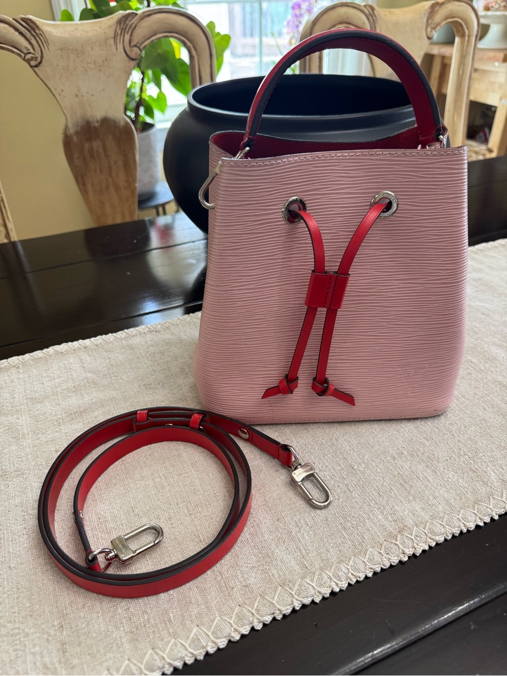 Louis Vuitton Epi Neonoe BB in Rose Ballerine